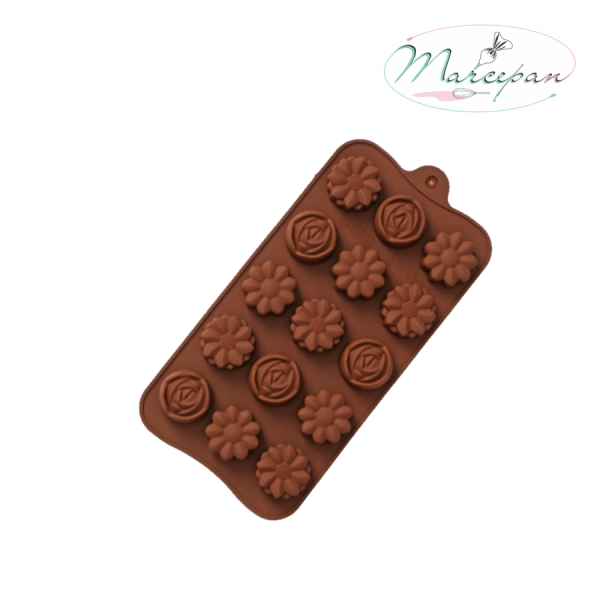 Форма для льда и кондитерских украшений Доляна «Ассорти», 22×10,5 см, 15 ячеек (d=2,7 см)