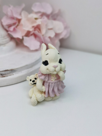 Фигурка из шок.глазури "Зайка с мишкой" бел
